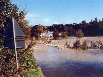 2001-Flood-a-1