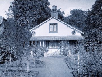 1911-Gardeners-Cottage-1