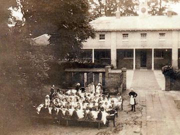 1930s-School-Tea-Party-1