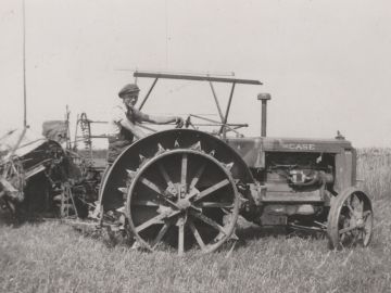 Case-Tractor-1