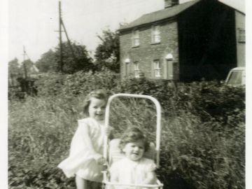 Cottage-pulled-down-in-Rectory-Road-1