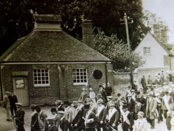 Oddfellows-Parade-outside-the-Smithy-1